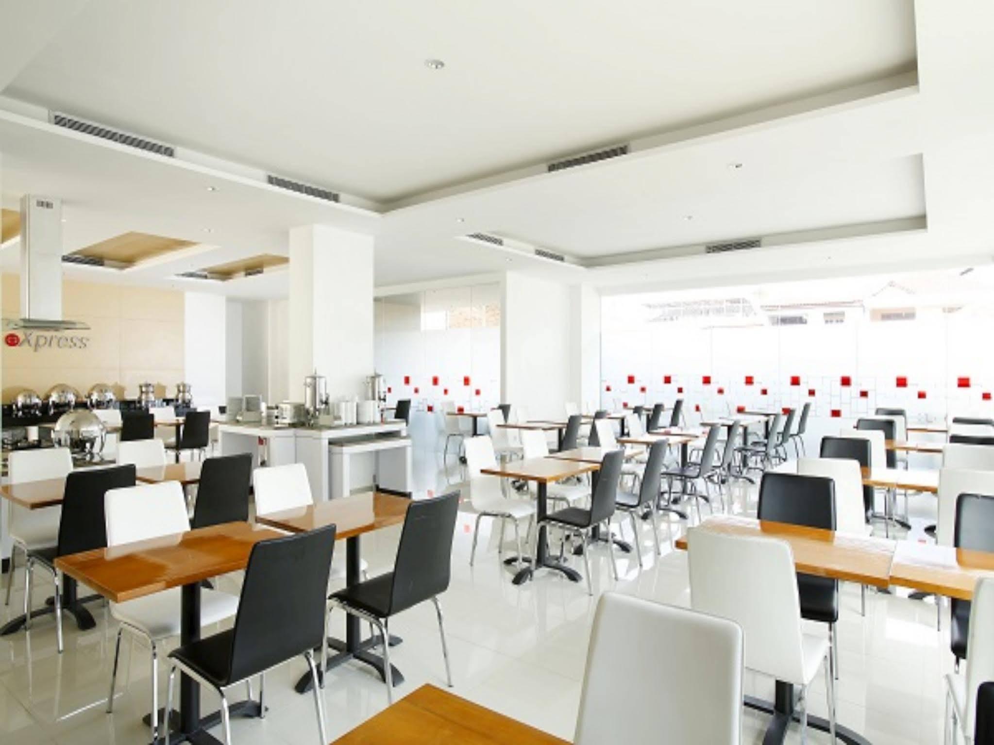 Amaris Hotel Tebet Yakarta Exterior foto